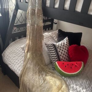 Gown dress / prom dress